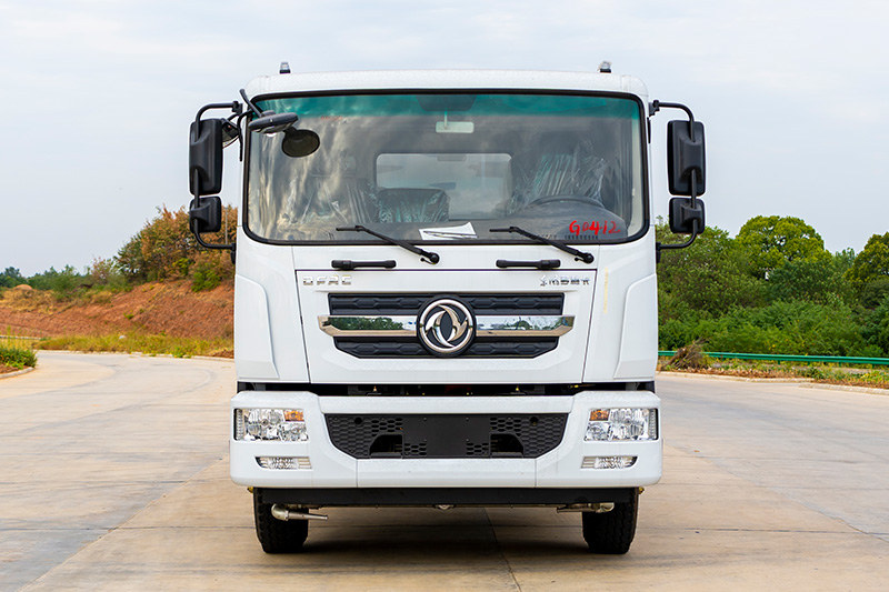 東風(fēng)D9 4500軸距 霧炮車 15.9方