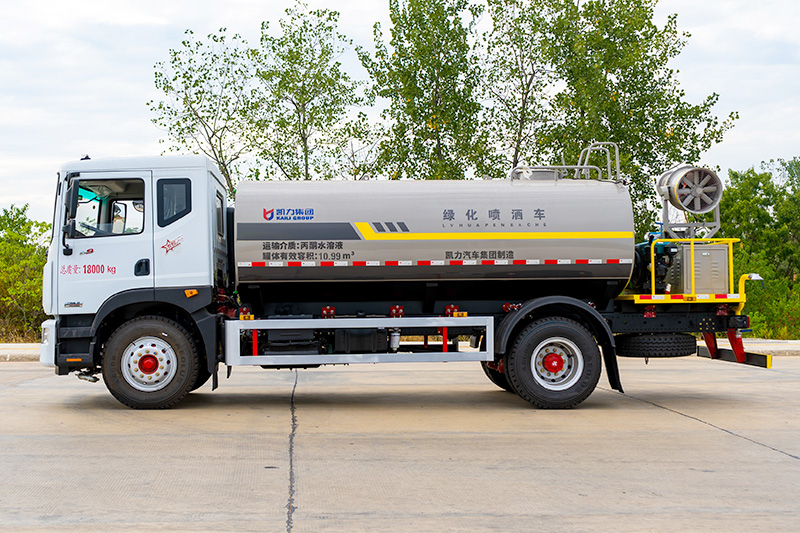 東風(fēng)D9 4500軸距 霧炮車 15.9方