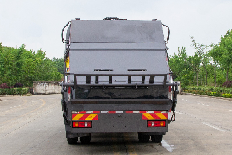 東風(fēng)天錦 23款壓縮垃圾車4700軸距 15方