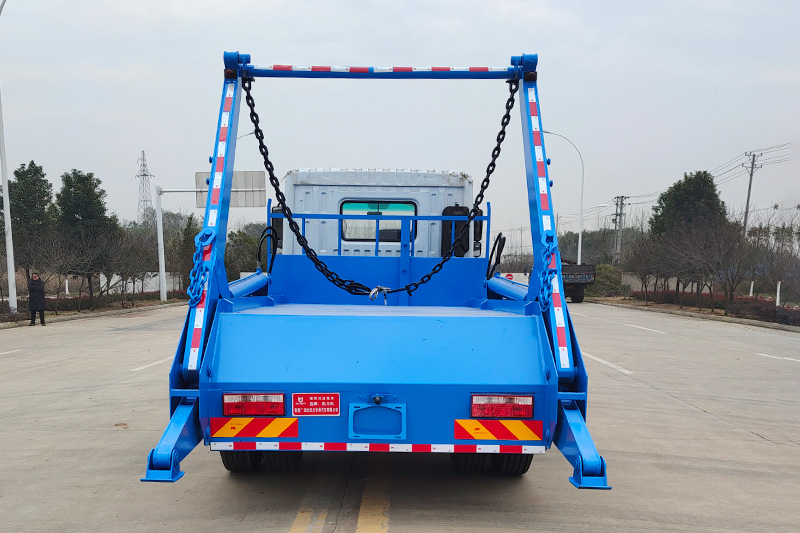 東風(fēng)D9擺臂式垃圾車(chē) 8方 10方垃圾箱