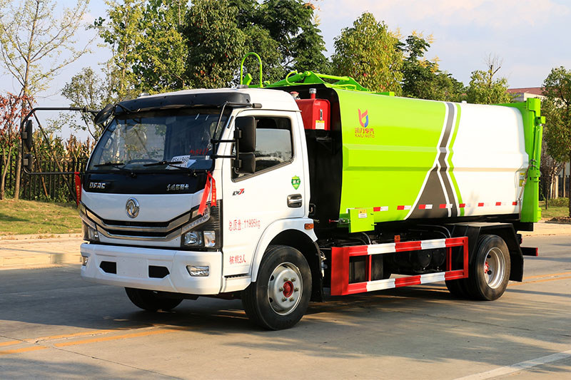 東風D7側(cè)裝壓縮垃圾車 10.5方