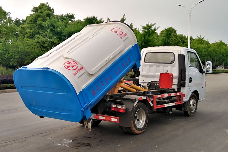 東風途逸勾臂垃圾車 3方生活垃圾箱