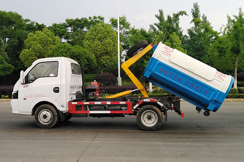 東風途逸勾臂垃圾車 3方生活垃圾箱