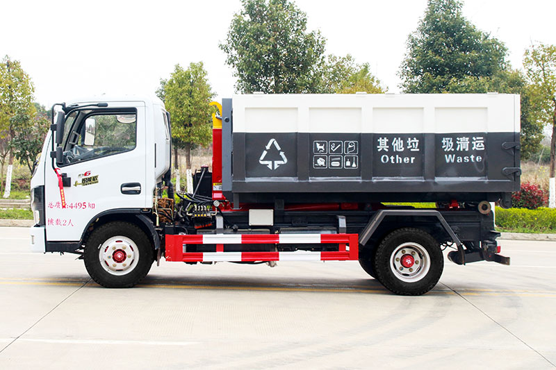 東風小多利卡D6套臂垃圾車 5方