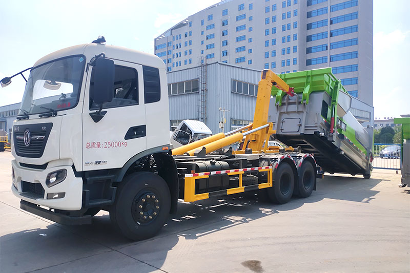 東風(fēng)天錦后雙橋套臂垃圾車 20方