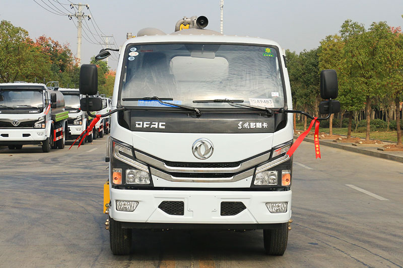 東風(fēng)小多利卡吸污車 4.5方