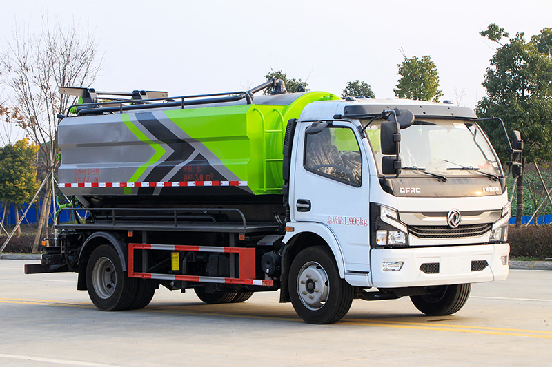 東風(fēng)大多利卡清洗吸污車（水箱邊掛） 3方清水箱7.5方污水箱