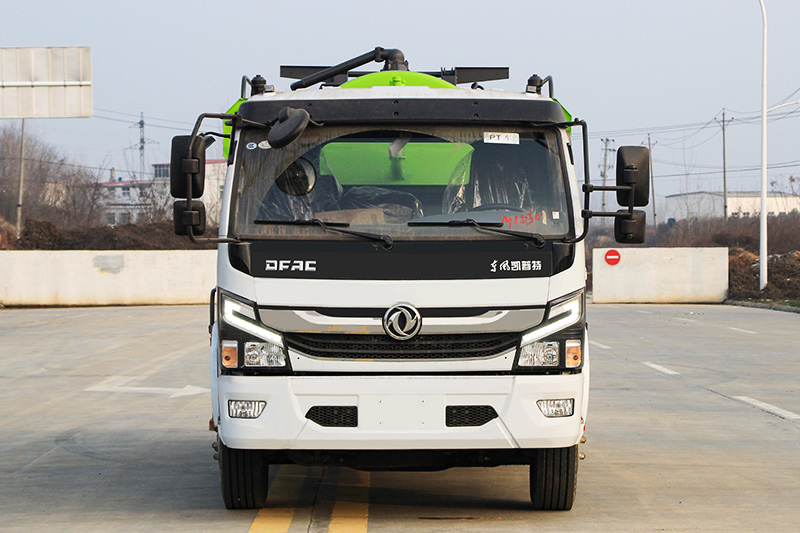 東風(fēng)大多利卡清洗吸污車（水箱邊掛） 3方清水箱7.5方污水箱