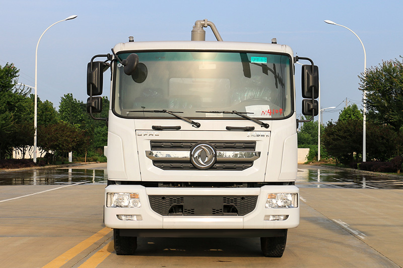 東風多利卡D9清洗吸污車（水箱邊掛）4.2方清水箱8方污水箱