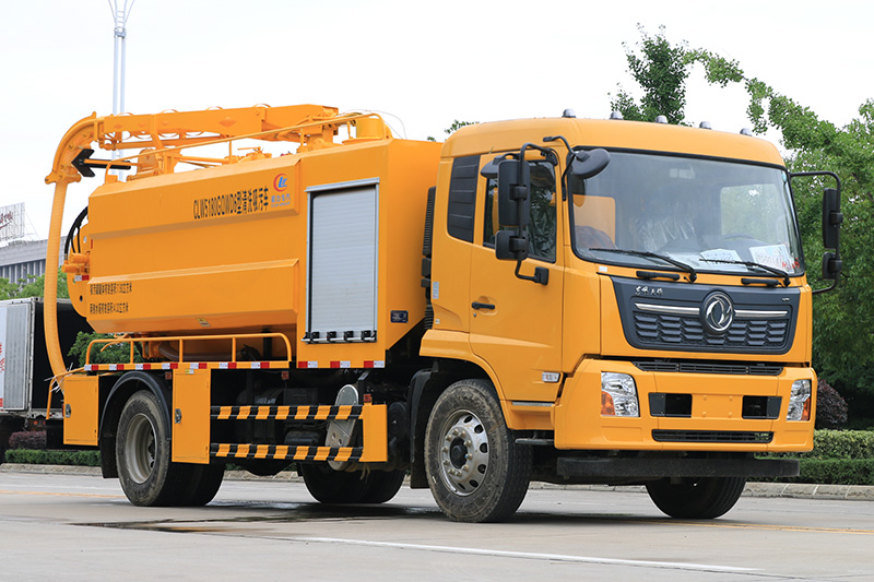 東風天錦清洗吸污車(帶旋轉吊桿座）（水箱邊掛）4方清水箱9.2方污水箱
