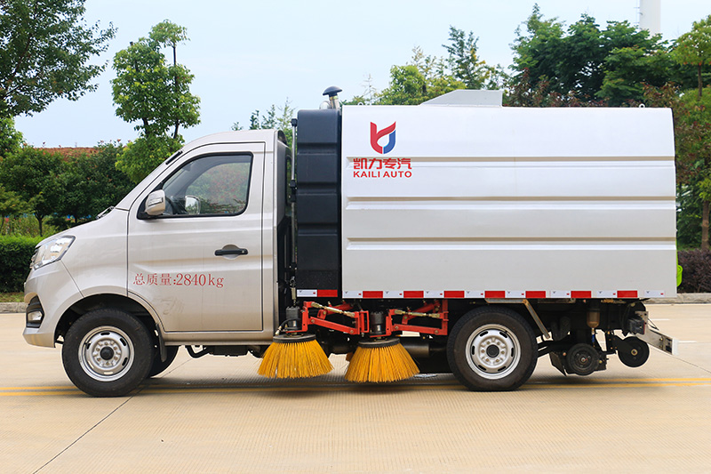 長安掃路車1.5方垃圾箱 0.5方清水箱