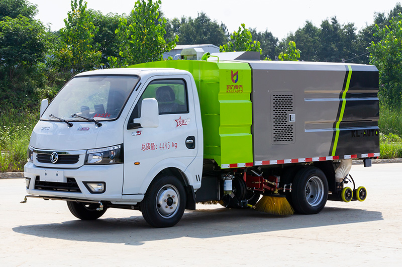 東風(fēng)途逸洗掃車(chē) 2垃圾箱  2方清水箱