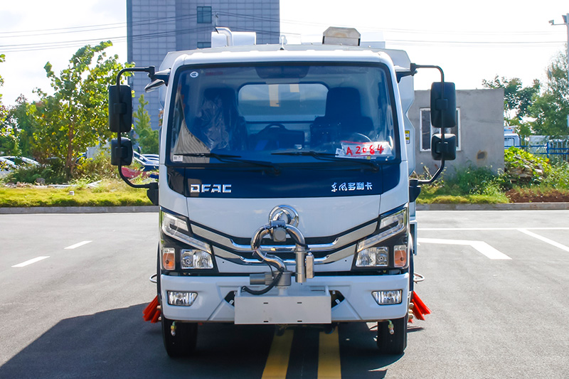 東風小多利卡洗掃車  2.5垃圾箱  3方清水箱