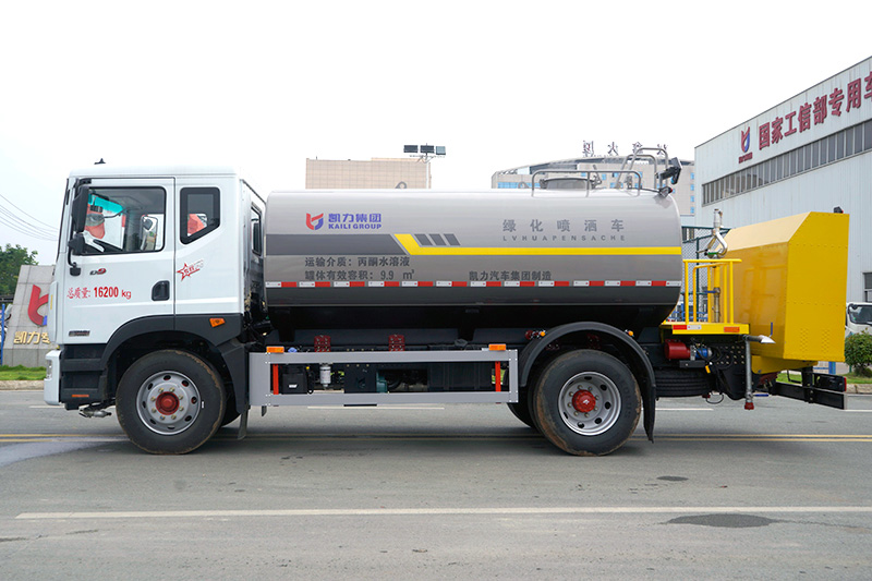 東風(fēng)D9多功能防撞緩沖車