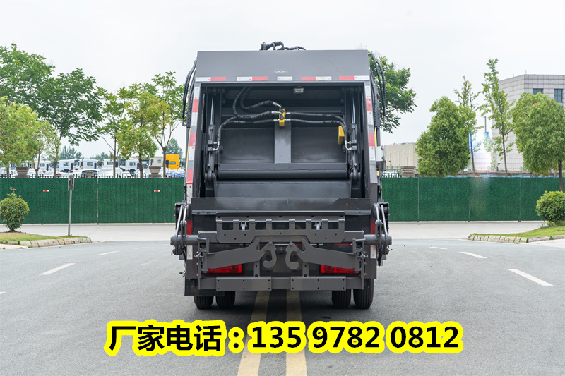 東風D5多利卡 6.5方壓縮垃圾車， 可上藍牌 ，C照駕駛